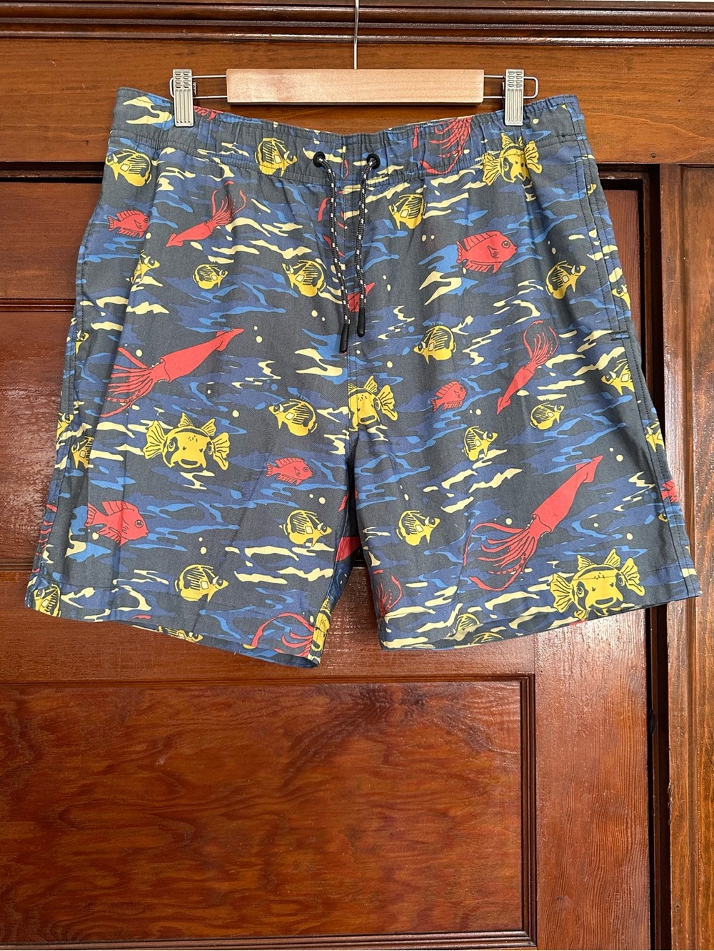 Toad&Co Men's Boundless Pull-On Shorts Large Sea Blue Fish Print Board-shorts